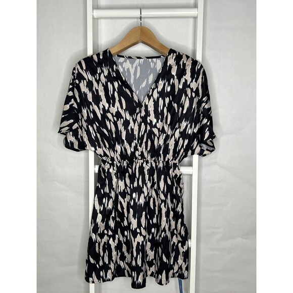 Cupshe Dress Womens Medium Black Print Short Sleeve V-Neck Mock Wrap NEW - Picture 1 of 16